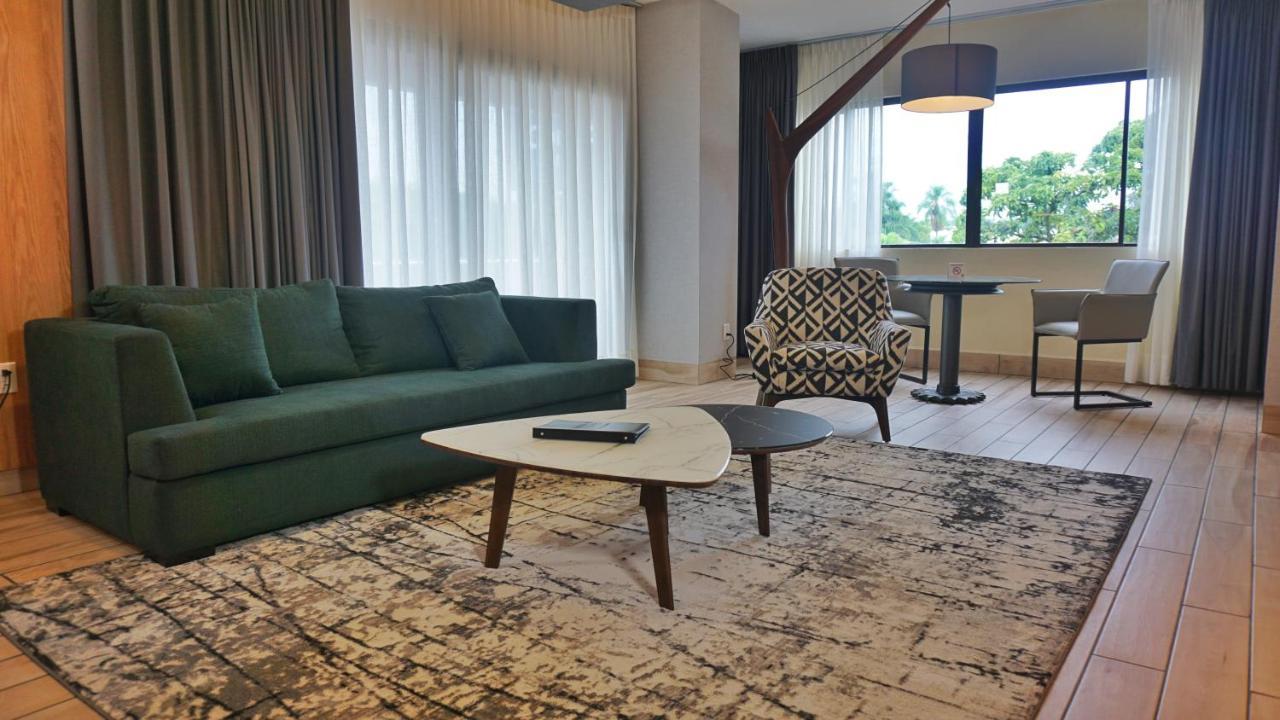 Comfort Inn Cordoba Bagian luar foto