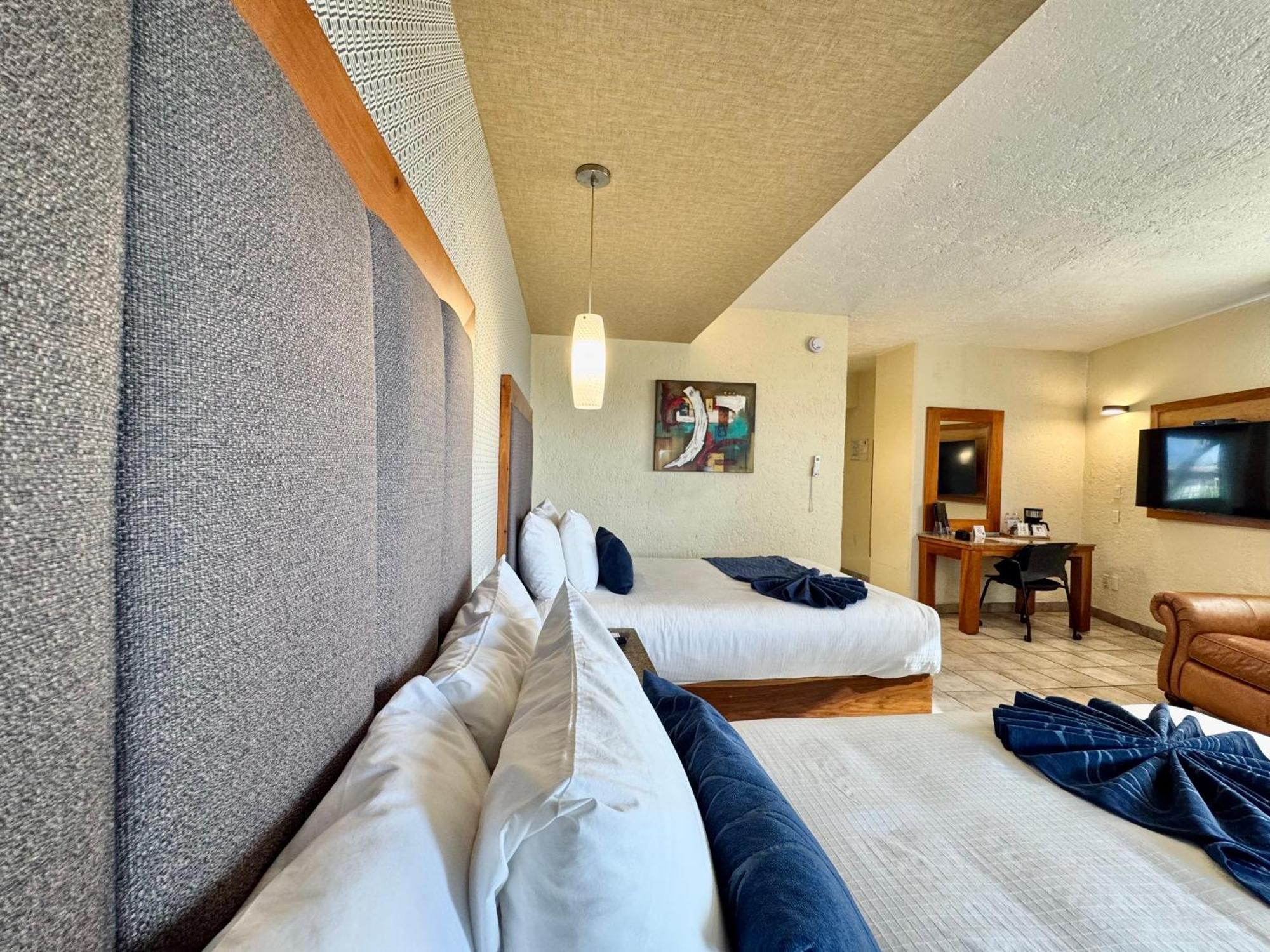 Comfort Inn Cordoba Bagian luar foto