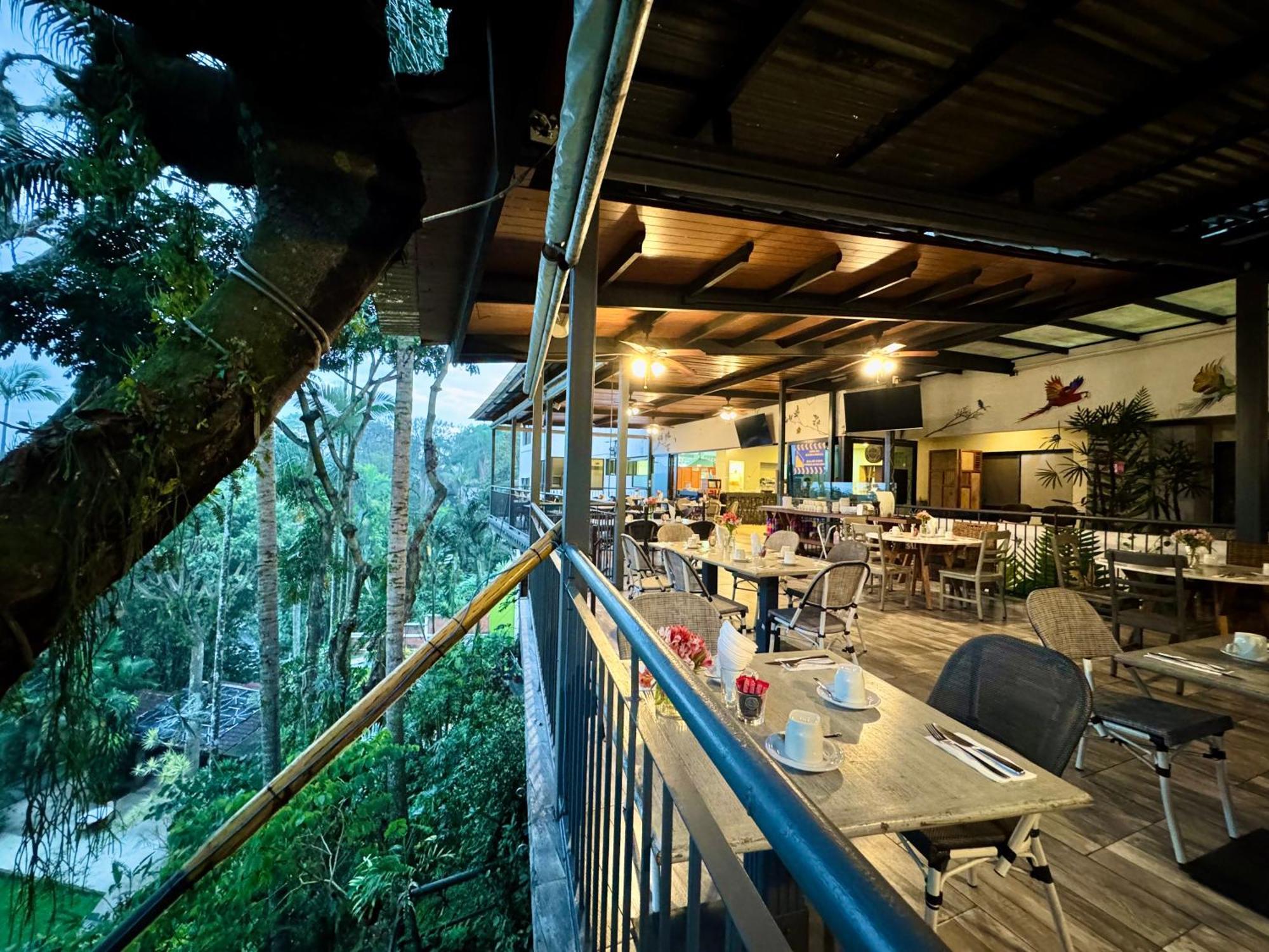 Comfort Inn Cordoba Bagian luar foto