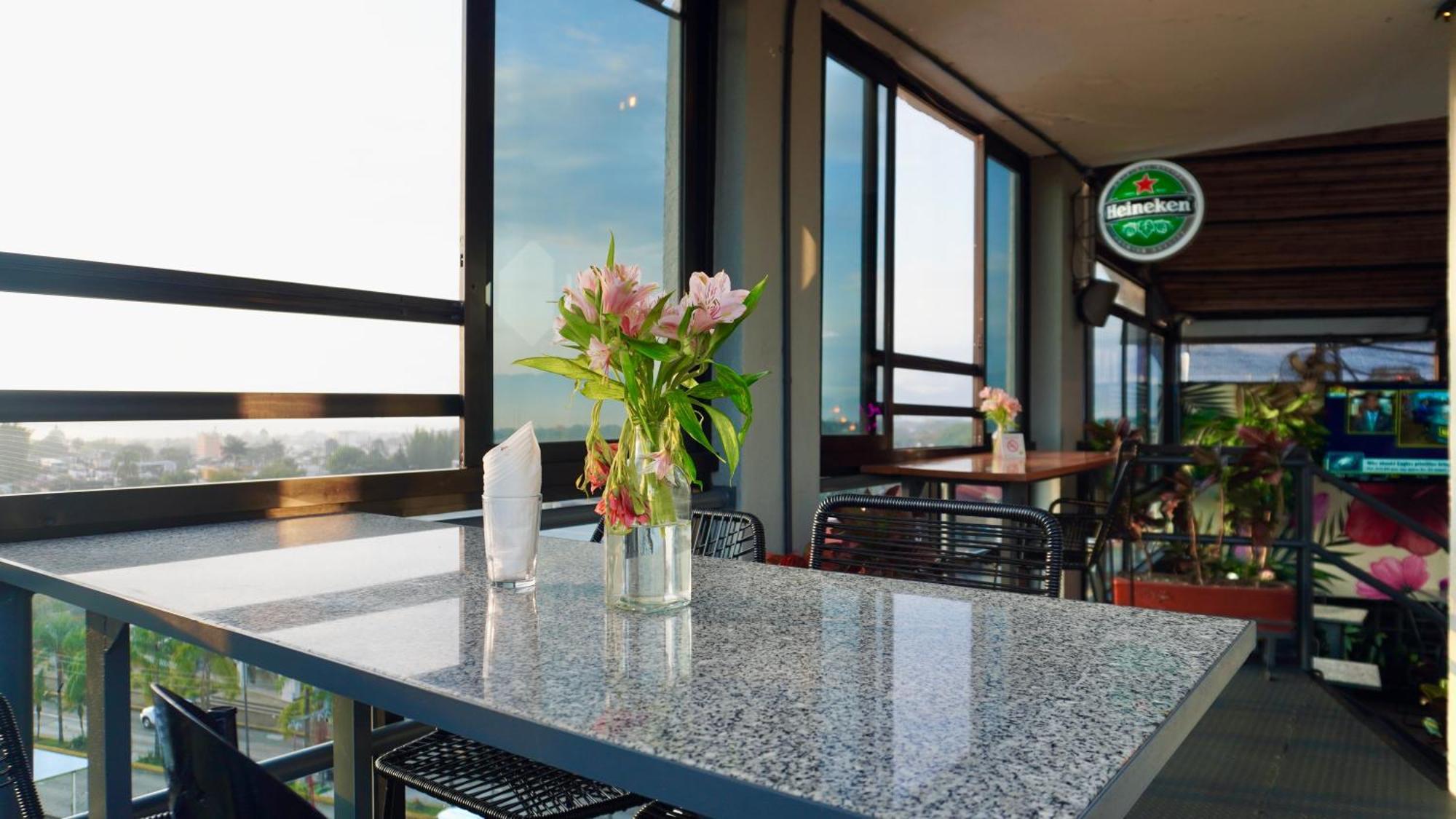Comfort Inn Cordoba Bagian luar foto
