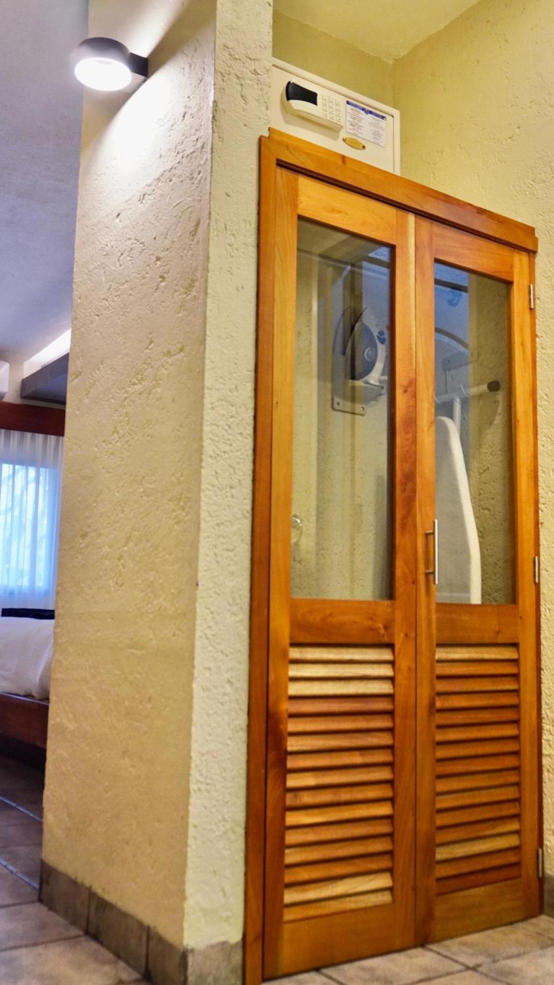Comfort Inn Cordoba Bagian luar foto