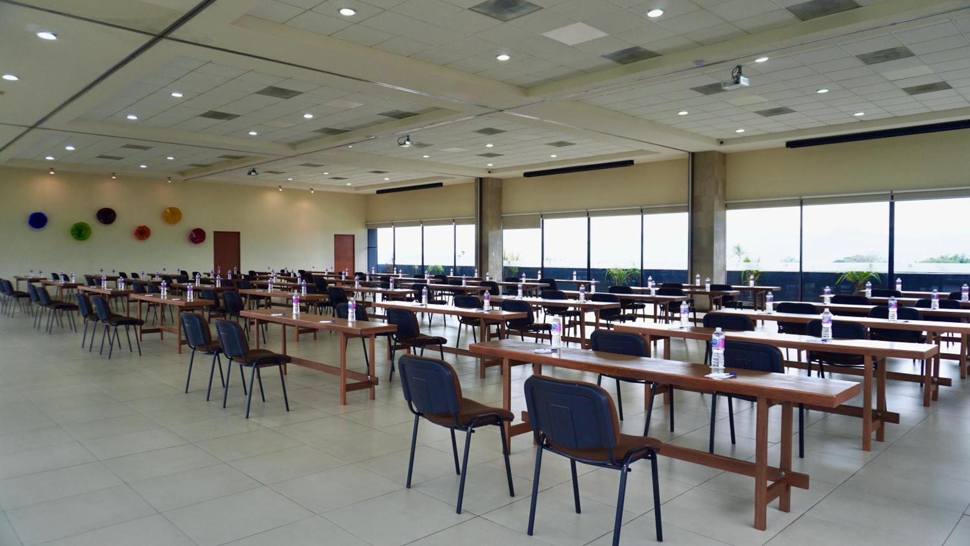 Comfort Inn Cordoba Bagian luar foto